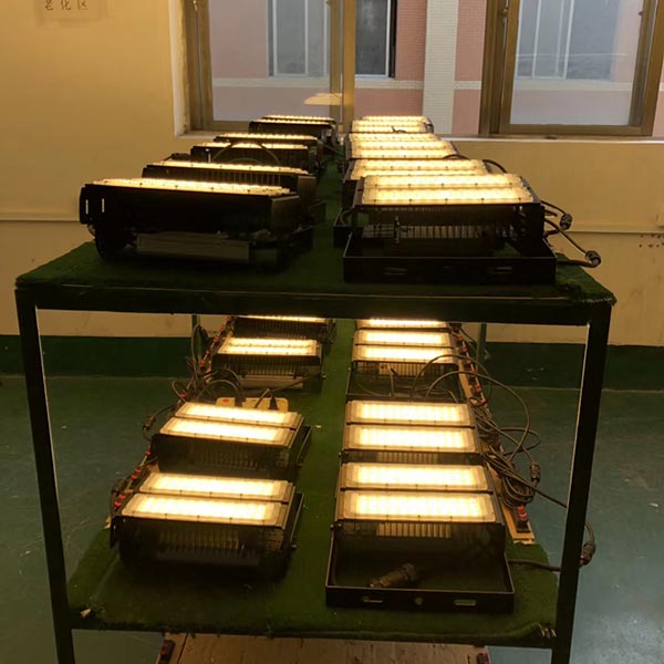 High Lumen 100W Parking Lot High Mast LED Flood Light