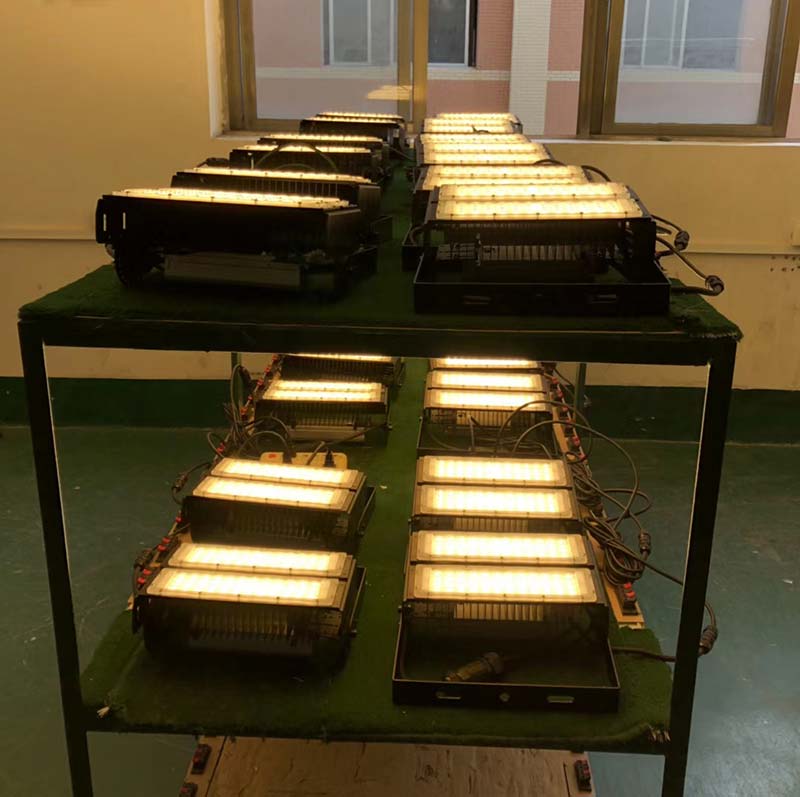 High Lumen 100W Parking Lot High Mast LED Flood Light