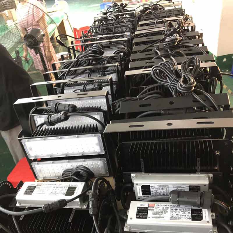 High Lumen 100W Parking Lot High Mast LED Flood Light