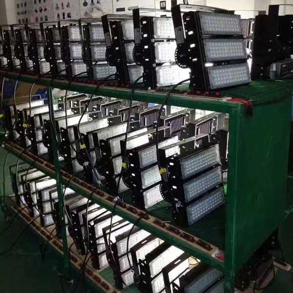 High Intensity China 150W LED High Mast Lamp Company