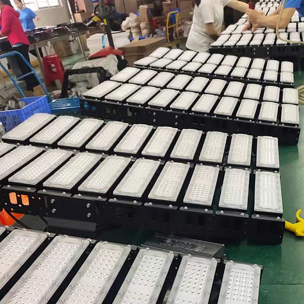 2000W Extremely Bright High Mast LED Flood Light Supplier